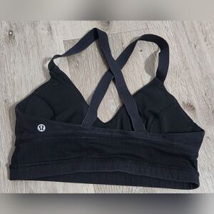 Lululemon euc black mesh strappy criss cross v sports bra size 6